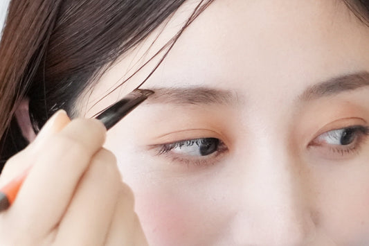 似合う眉は太め？細め？